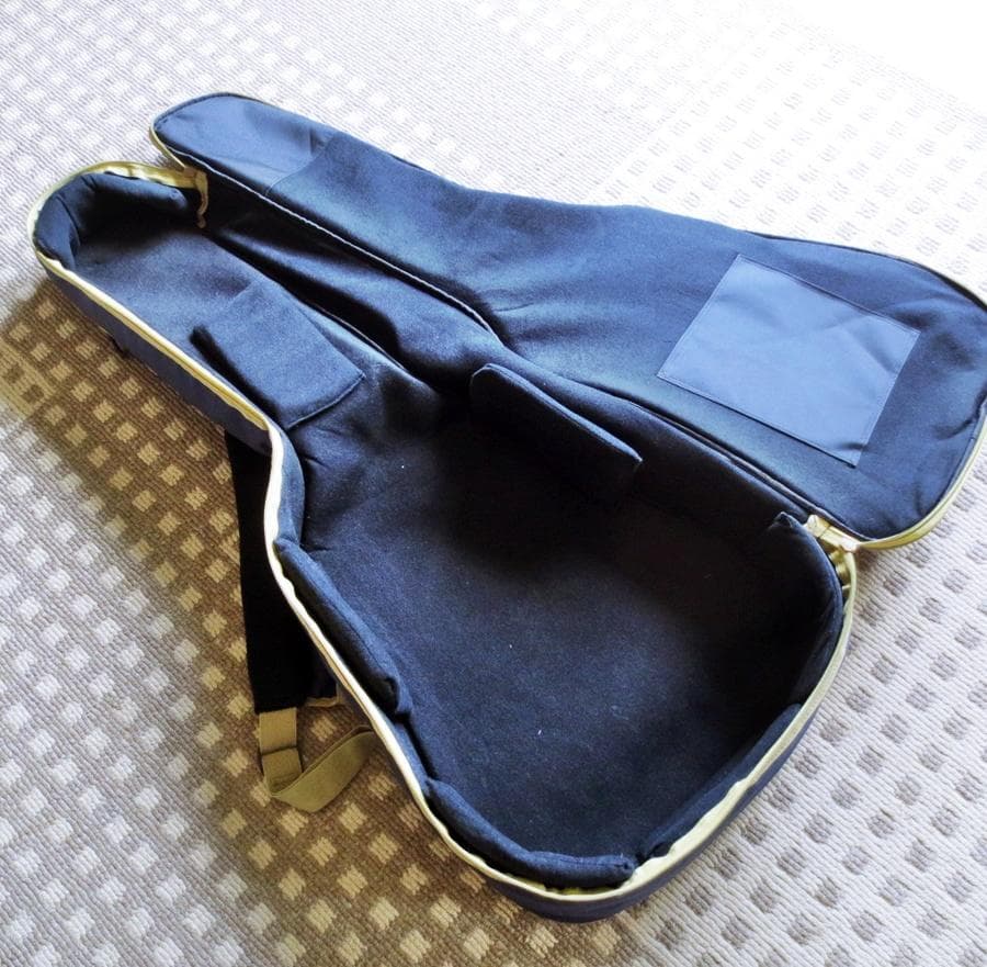 K.Yairi　弦高低く引きやすくトップ単板アコギ