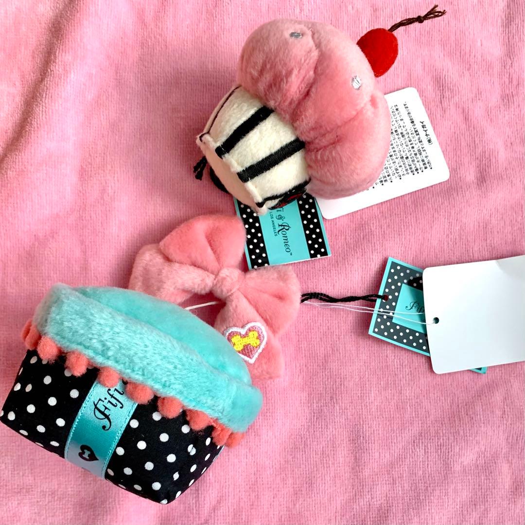 世界で1つFifi&Romeo手描き飾り皿プレート犬散歩大皿おもちゃ敷物セット