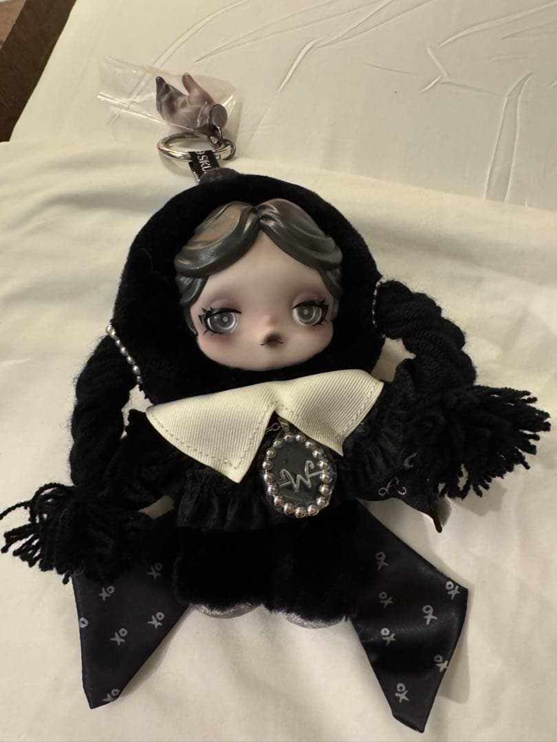 【アメリカ限定】SKULLPANDA × Wednesday ぬいぐる