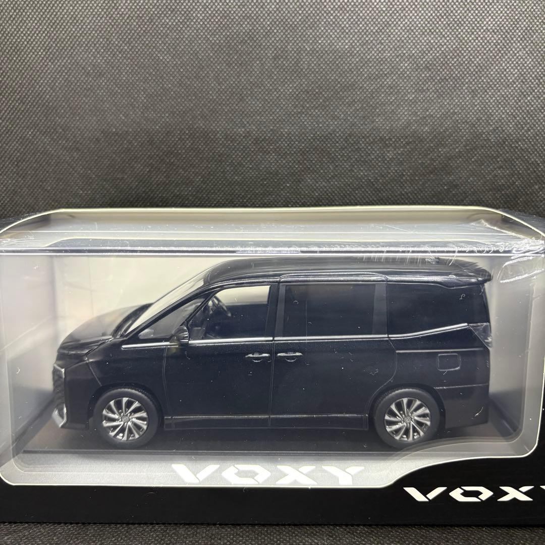 トヨタ VOXY 90系ブラック 未開封ミニカー 1/30 非売品 新品未開封