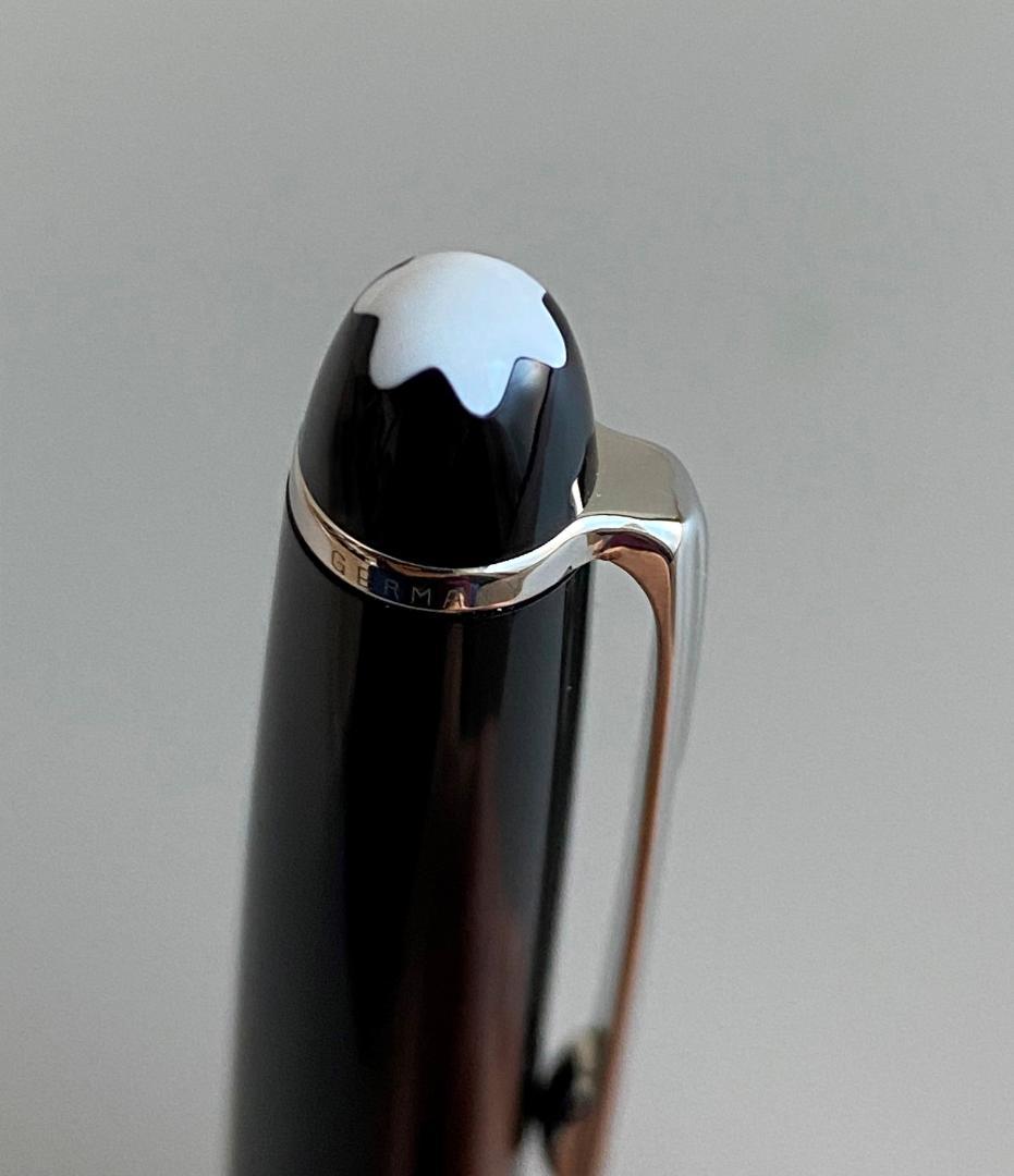 ドイツ製　モンブラン クラシック　P164　プラチナｘブラック ボールペン