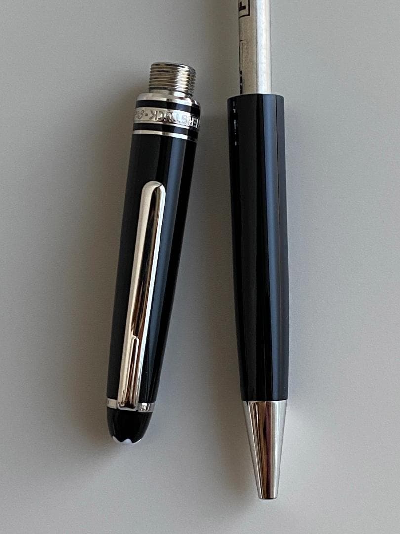 ドイツ製　モンブラン クラシック　P164　プラチナｘブラック ボールペン