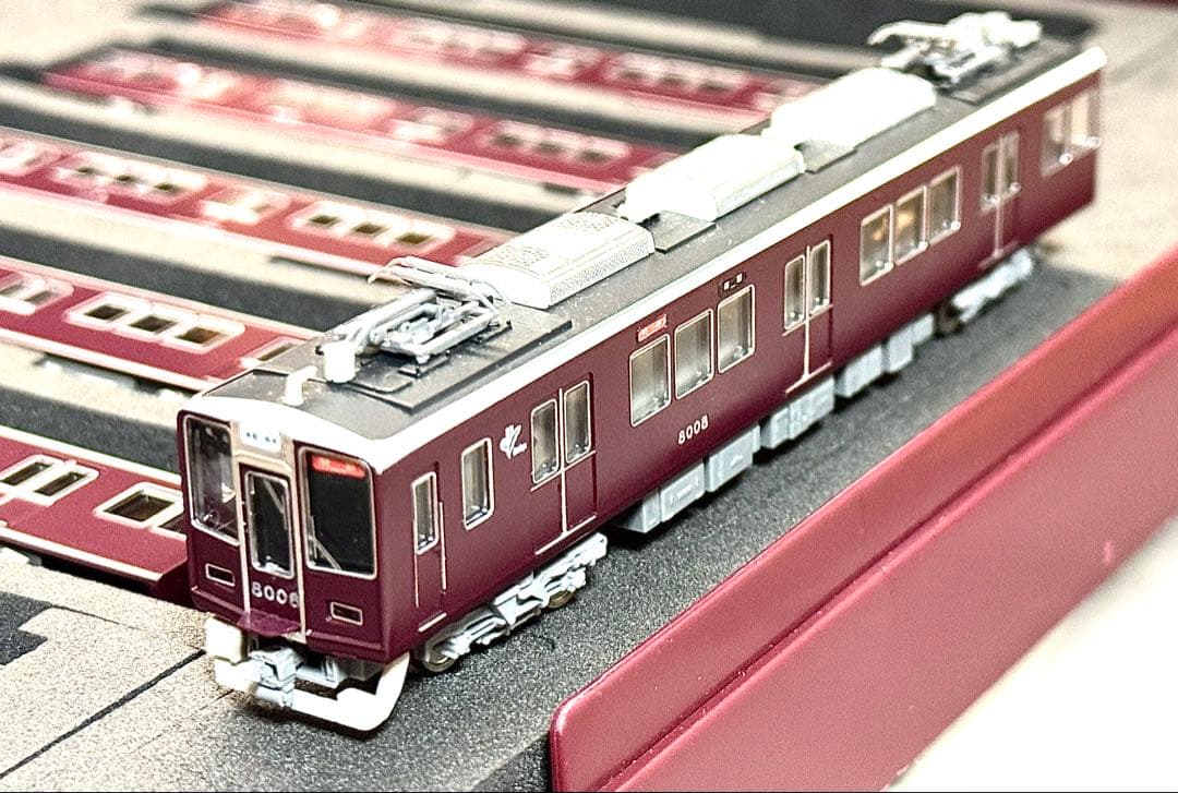 阪急電鉄神戸線8000系の8008F(シングルアームパンタグラフ搭載)