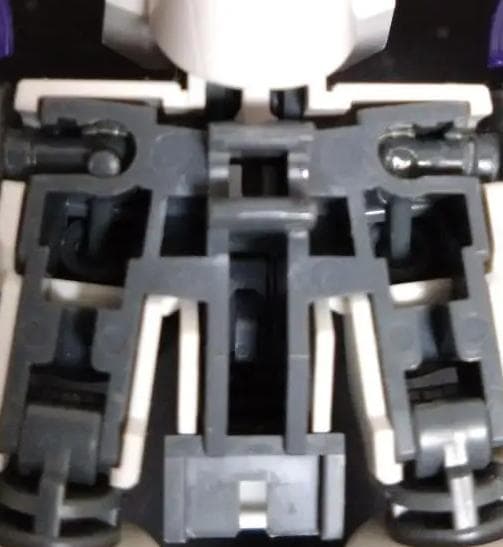 MG 1/100 Hi-νガンダム ver.ka（一部塗装）