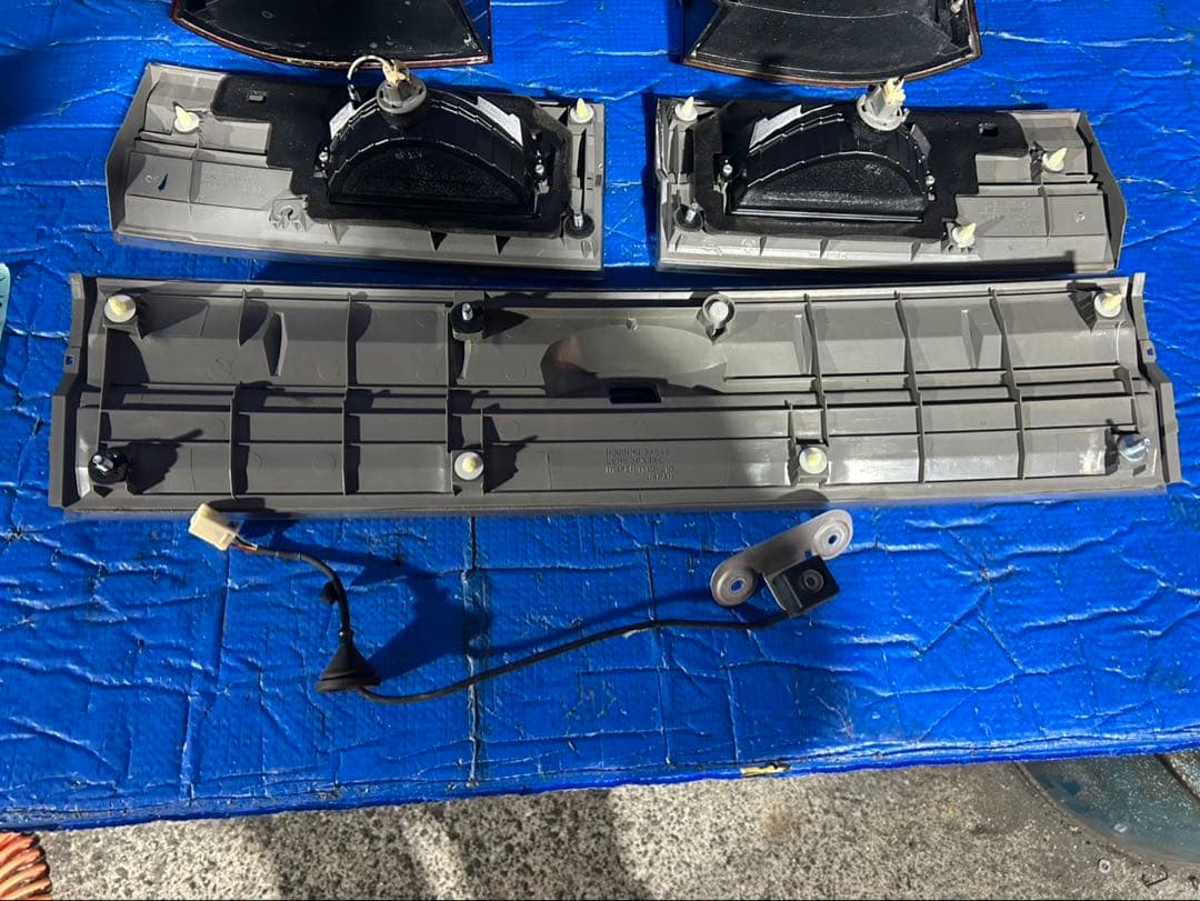 三菱　デリカD5 CV5W テールランプ 左右セット