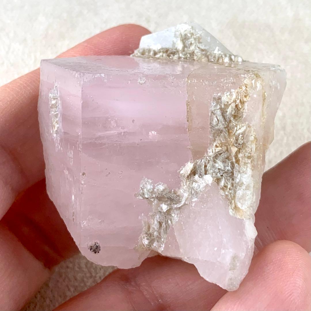 巨大モルガナイト原石Z/桜色きれい