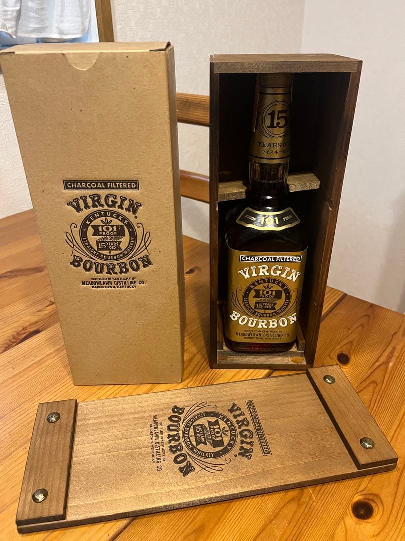 VIRGIN BOURBON 15 YEARS OLD ヴァージンバーボン15年