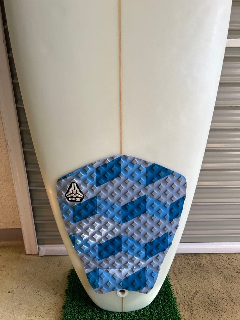 ローカルサーフボード 5'11\" トライフィン付き