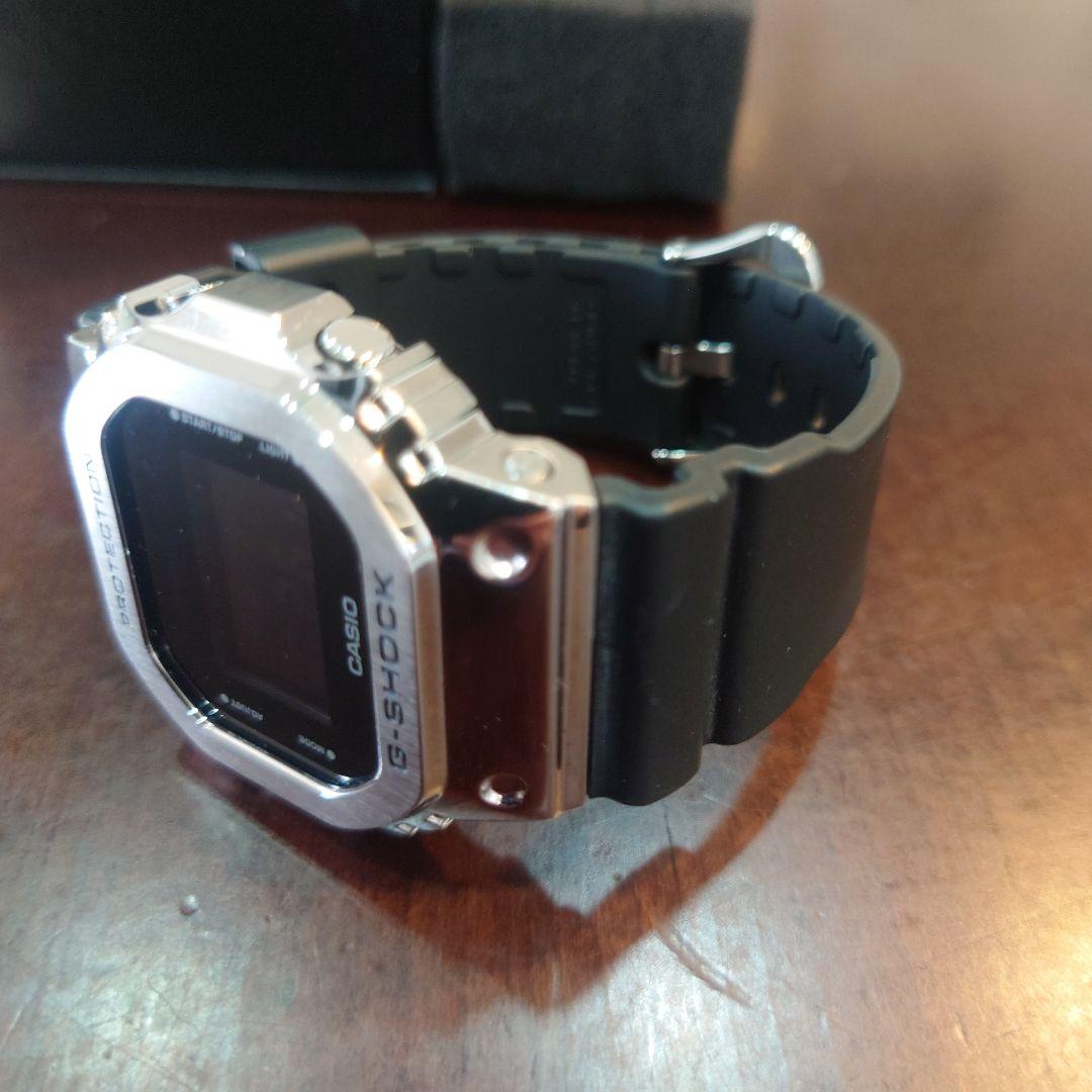 CASIO G-SHOCK メタルデジタル腕時計 ブラックGM-5600U