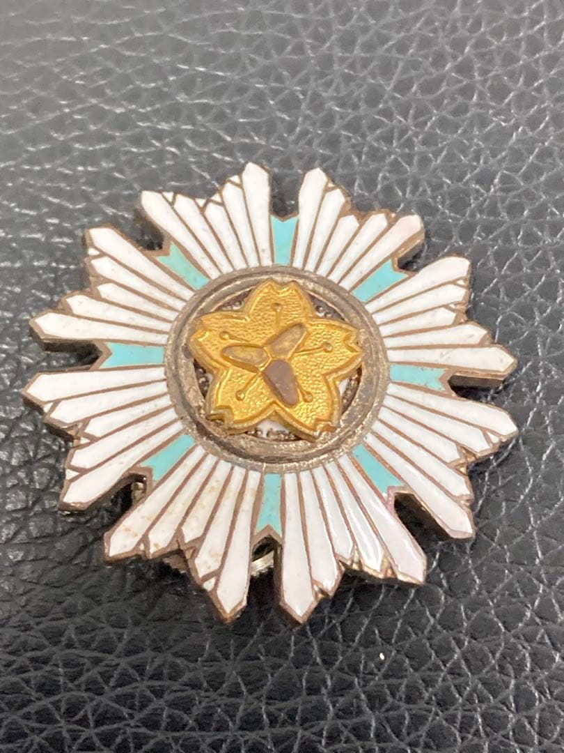 A！銀製　記念章　勲章　記章　バッチ　メダル　おまとめ５点セット