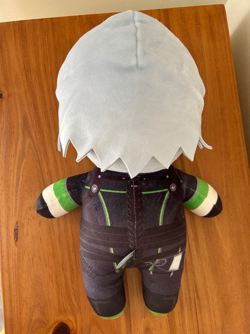 ツイステ　ビッグぬいぐるみ　シルバー