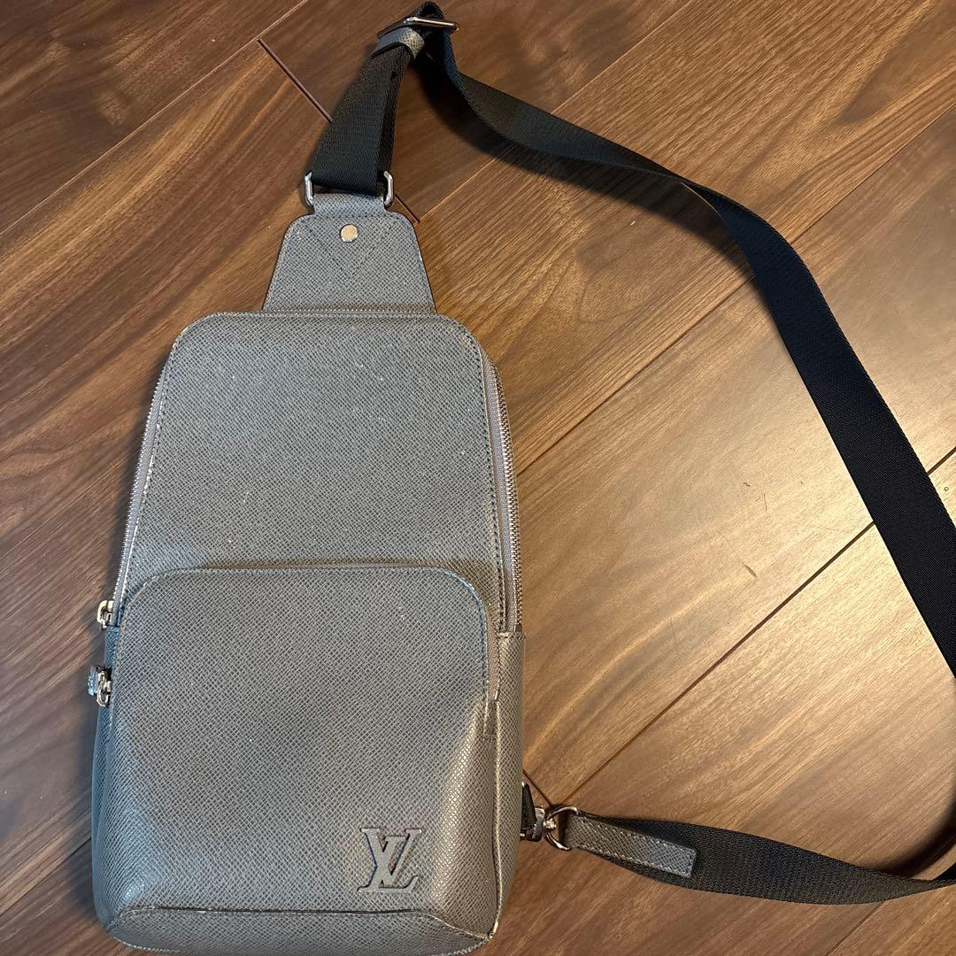 Louis Vuitton グレー ショルダーバッグ