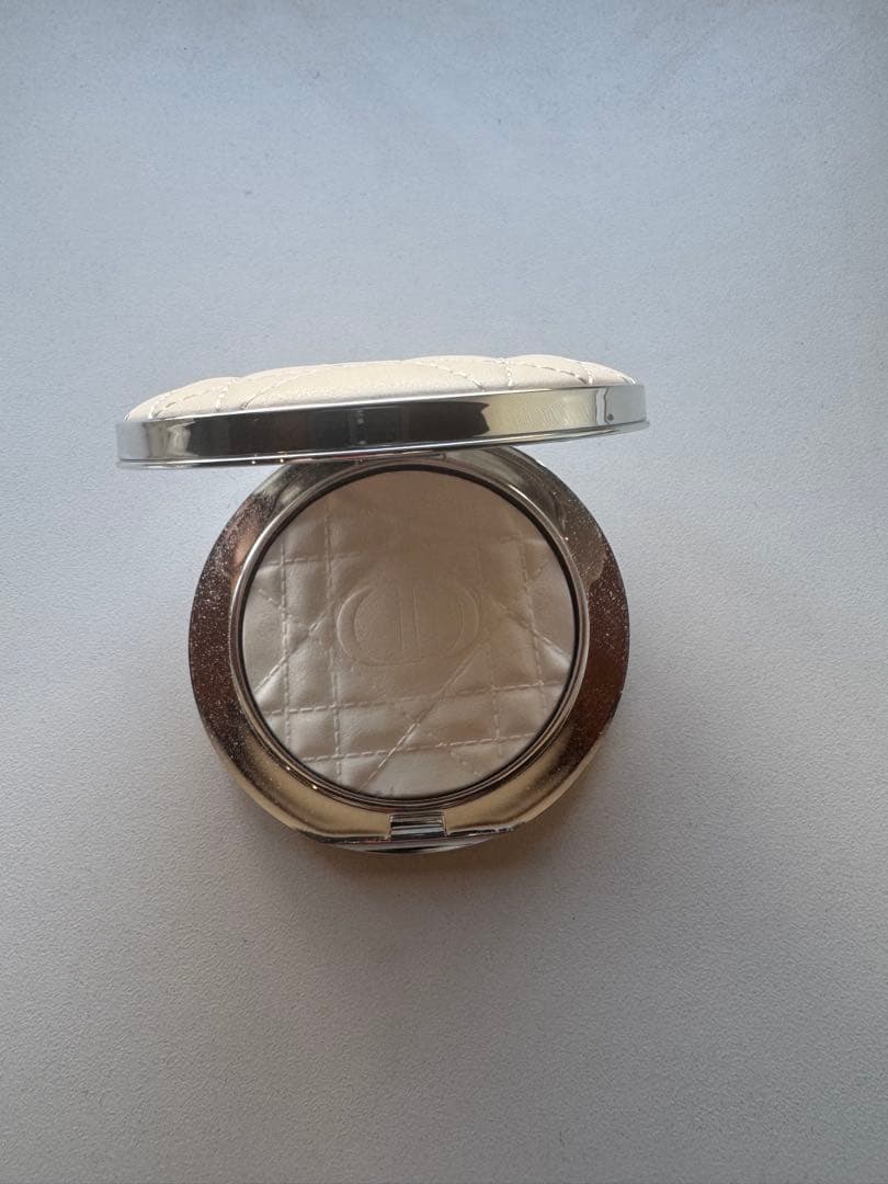 DIOR FOREVER フェイスパウダー　チーク