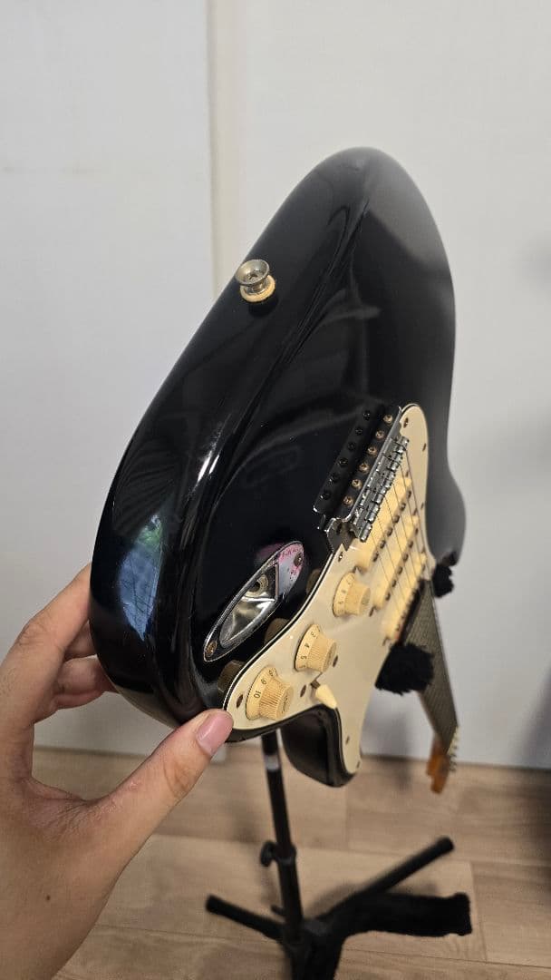 ブラック エレキギター ストラトキャスタータイプ