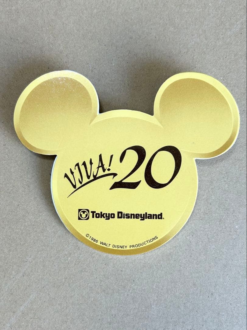 東京ディズニーランド　キャスト　限定　成人式　浦安市　バッチ　希少　レア