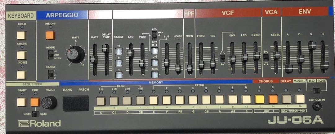 Roland JU-06A シンセサイザー