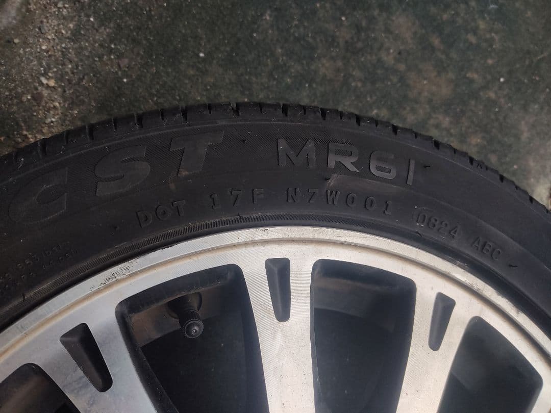 タイヤ・ホイール akn