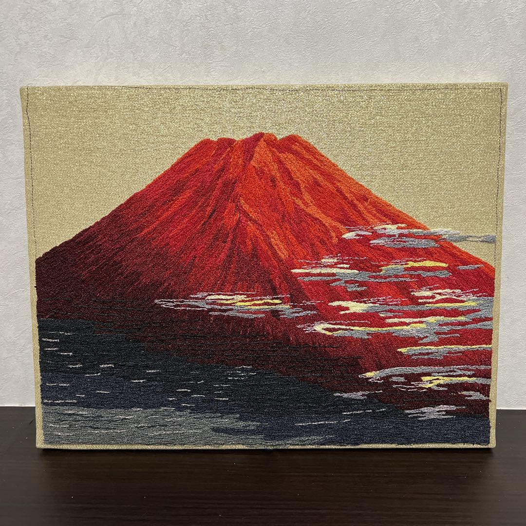 縁起物！ 赤富士 刺繍絵 額縁 F6号 ゴールド アンティー ク 送料無料