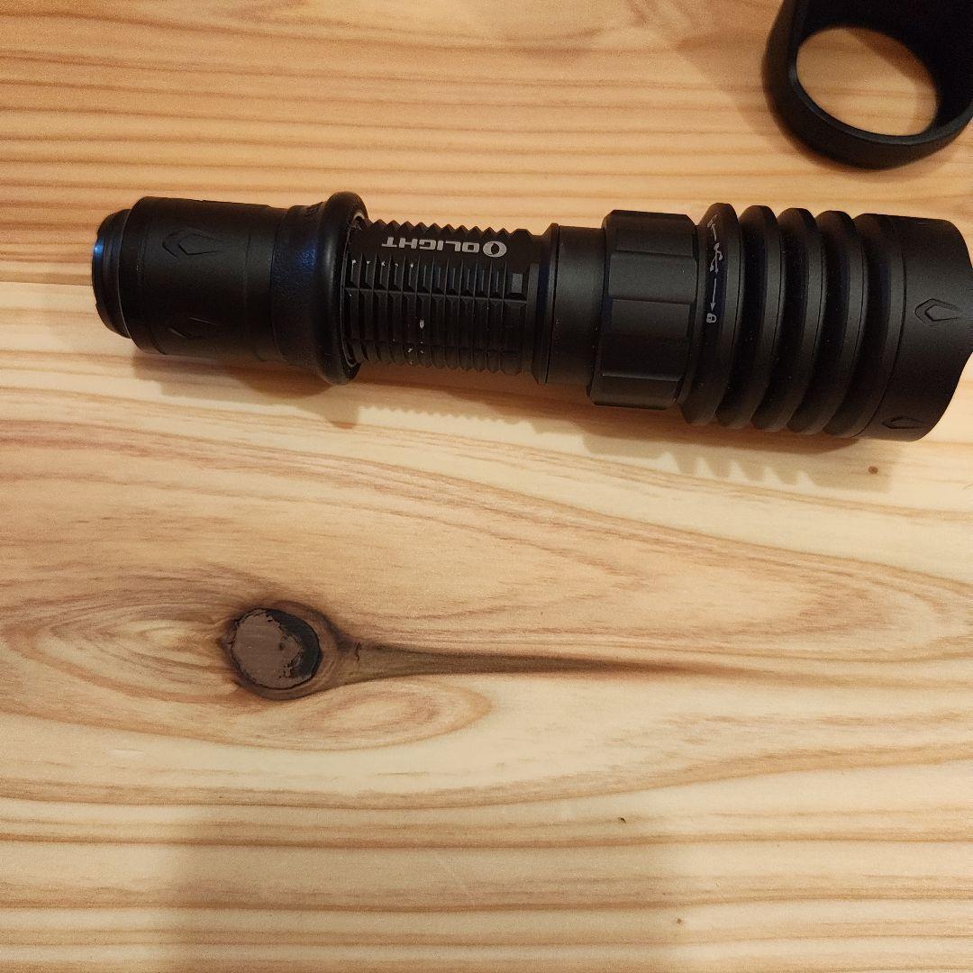 OLIGHT WARRIOR X 4　懐中電灯 高輝度LED