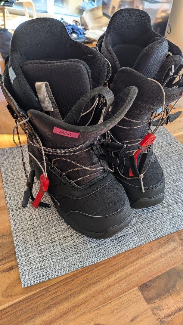 バートン　スノーボードブーツ Mint Burton
