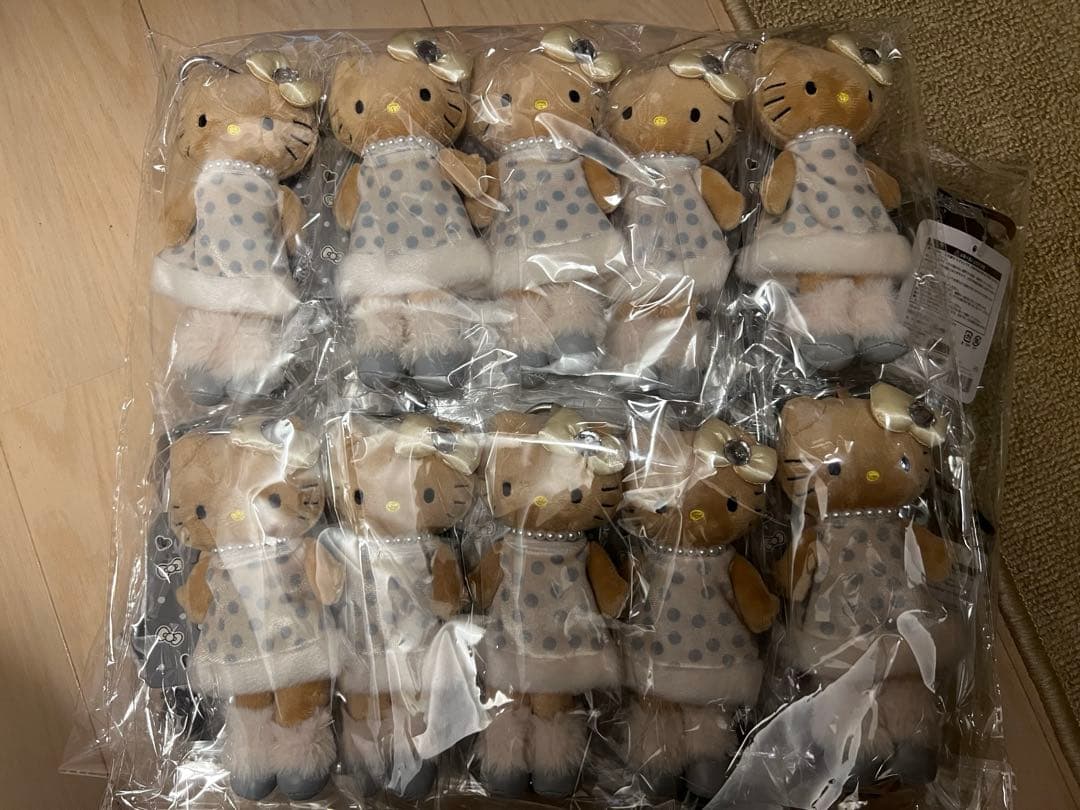 ハローキティぬいぐるみ 10個セット キーホルダー付き