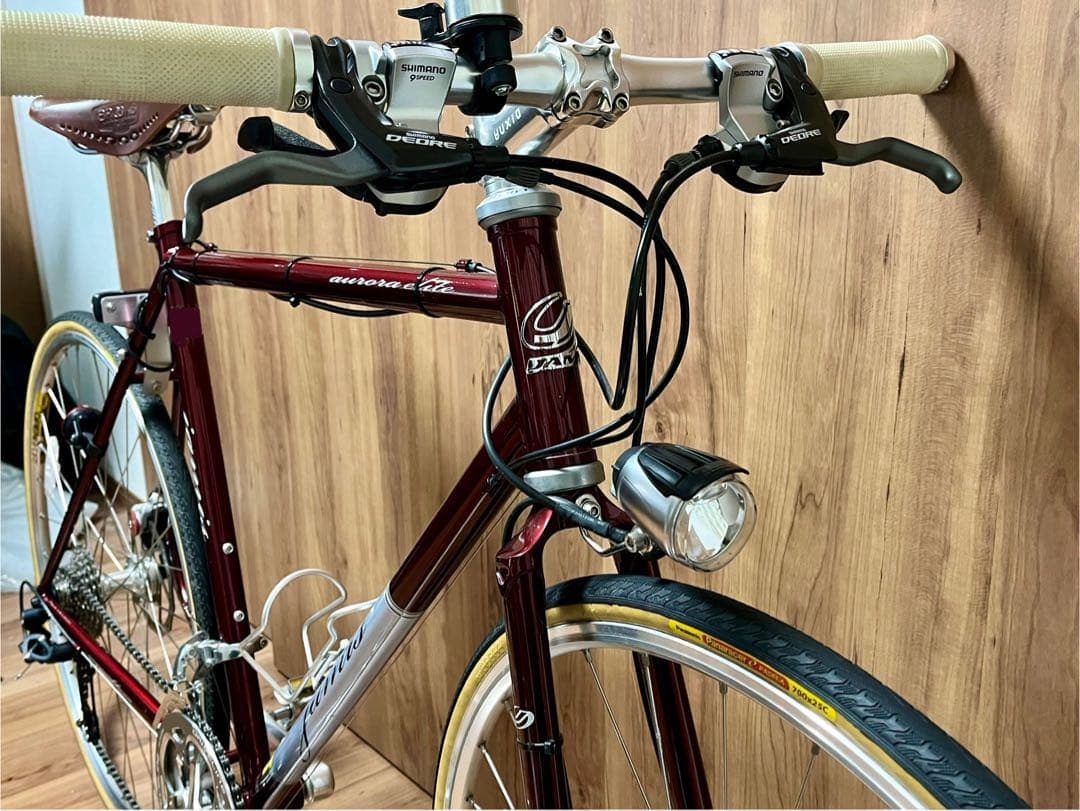 700cクロスバイク 3×9速 オートテールライト