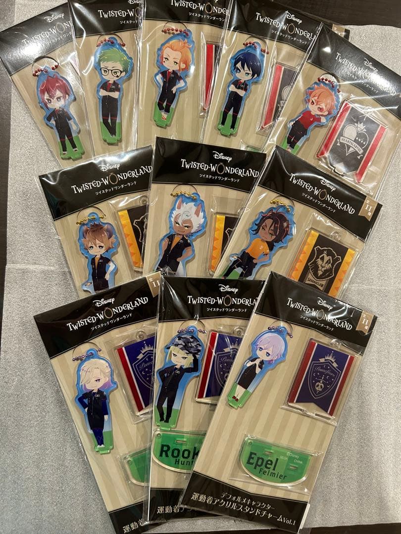 ツイステ　アクリルスタンドチャーム