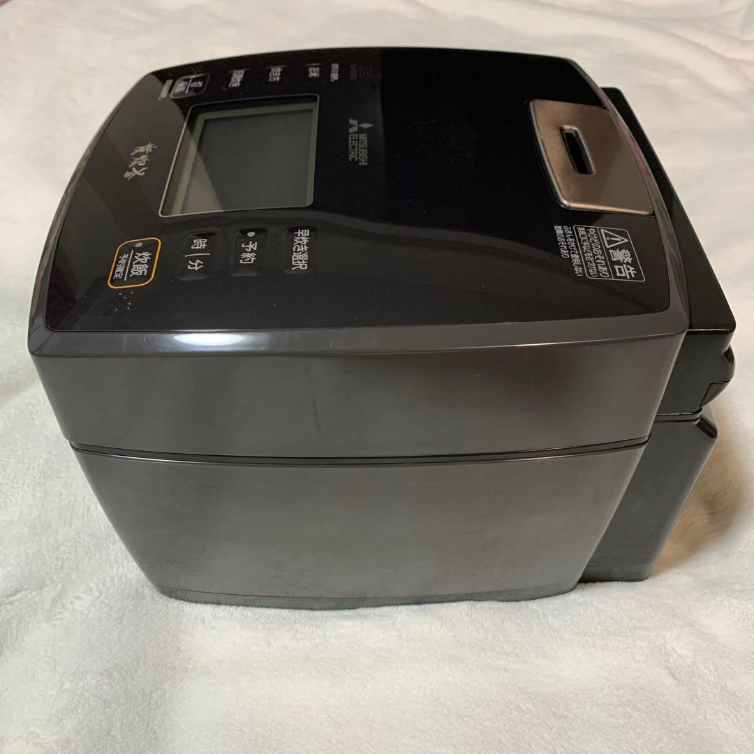 【2022年製】三菱電機IHジャー炊飯器　炭炊釜　5.5合　NJ-VVD10-B
