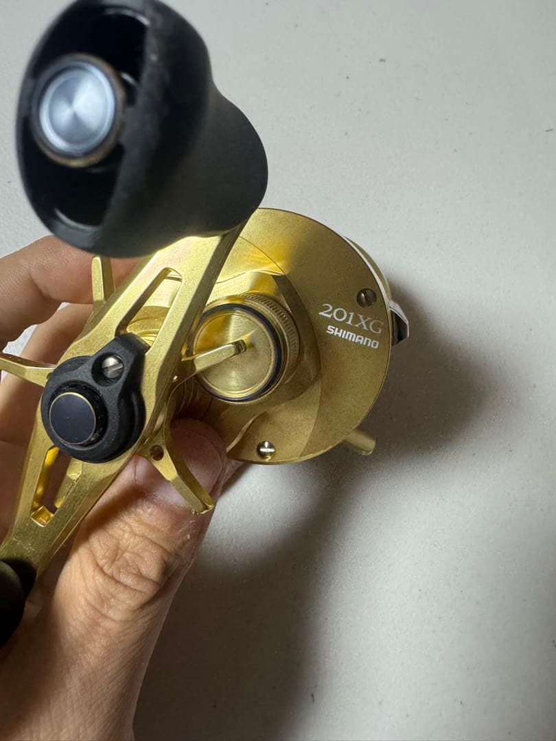 SHIMANO カルカッタ コンクエスト 201XG ゴールド