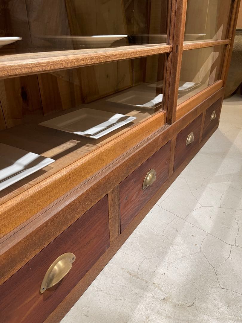 水屋箪笥　稀少　当時物　大型　ガラス棚　食器棚　収納棚　上下分割　什器　古家具