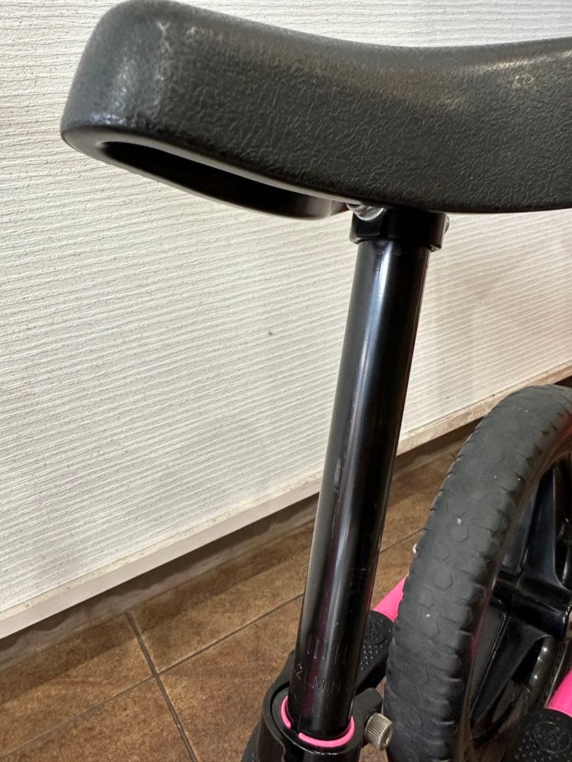 【むー】ストライダー　STRIDER 12 バランスバイク ピンク