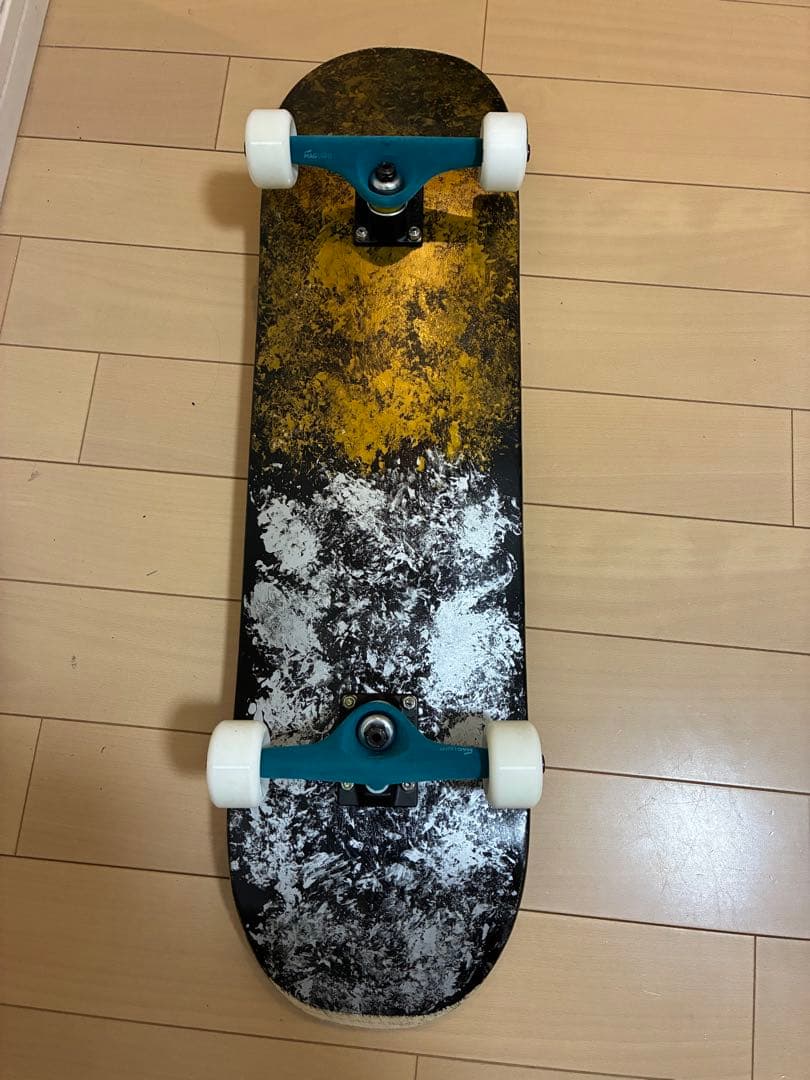 スケートボード　プロ仕様　足回り新品未使用　すぐ乗れます