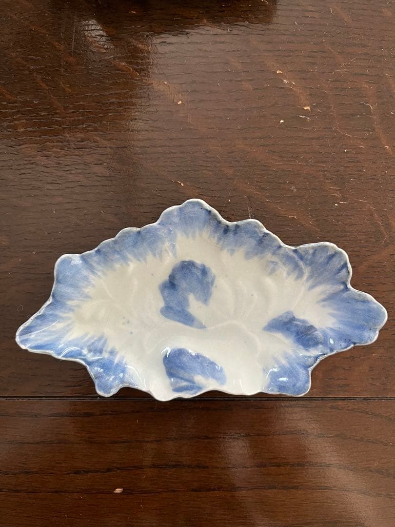 江戸初期中期　藍九谷　古伊万里　染付　花形　変形豆皿　こんにゃく印判　陽刻無傷
