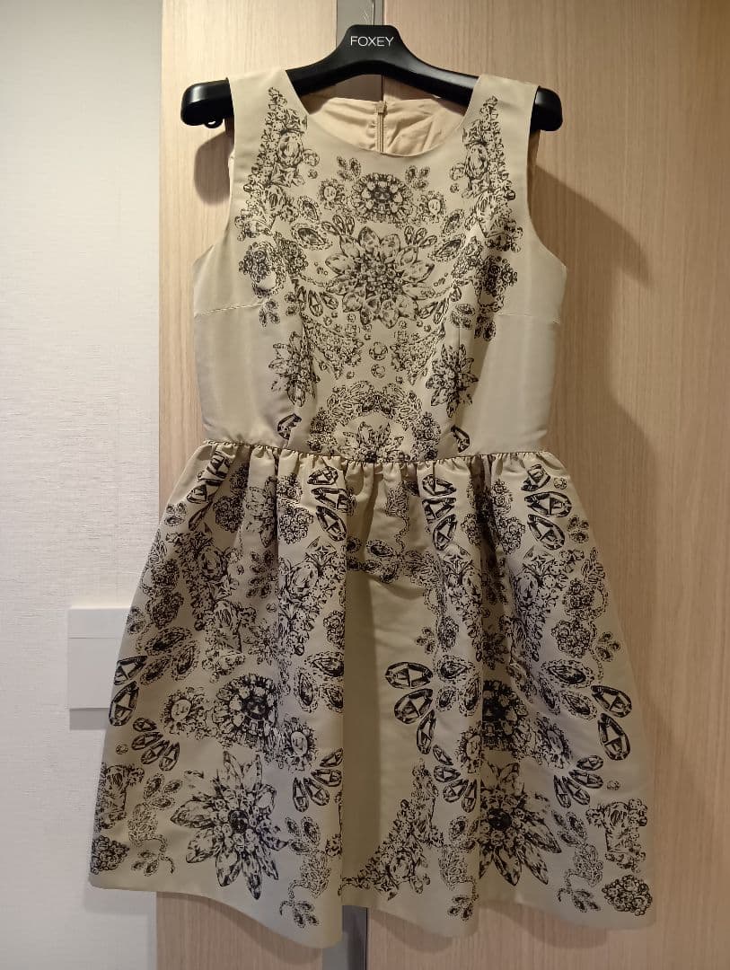 RED VALENTINO レッドヴァレンティノ＊ジュエリー柄 ワンピース 40