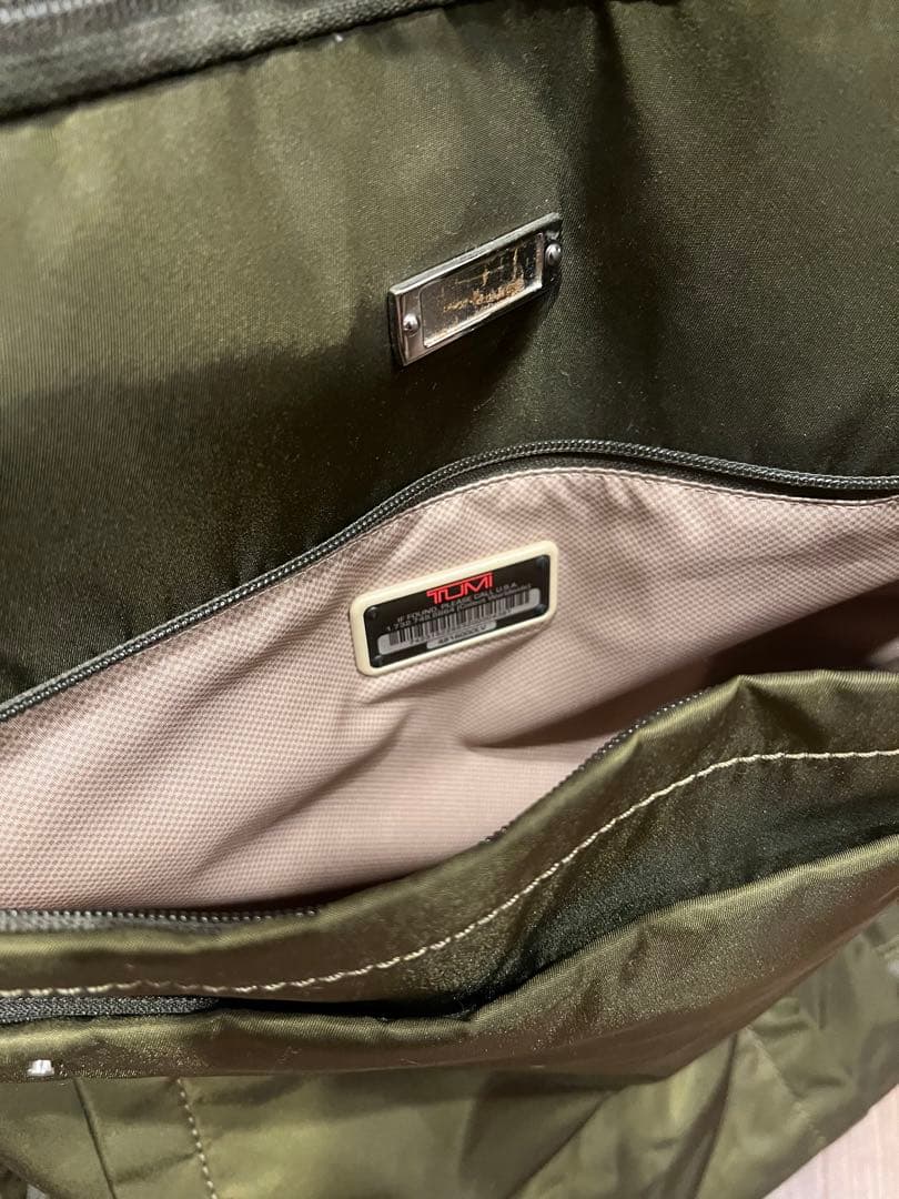 【値下】トゥミ TUMI グリーン キャリー機能付きバックパック