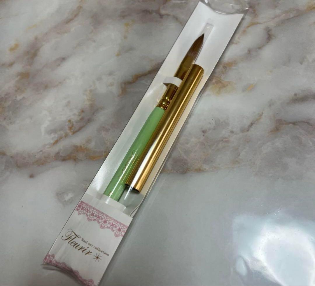 【新品未使用・未開封】フルーリア スカルプチュアブラシ グリーン