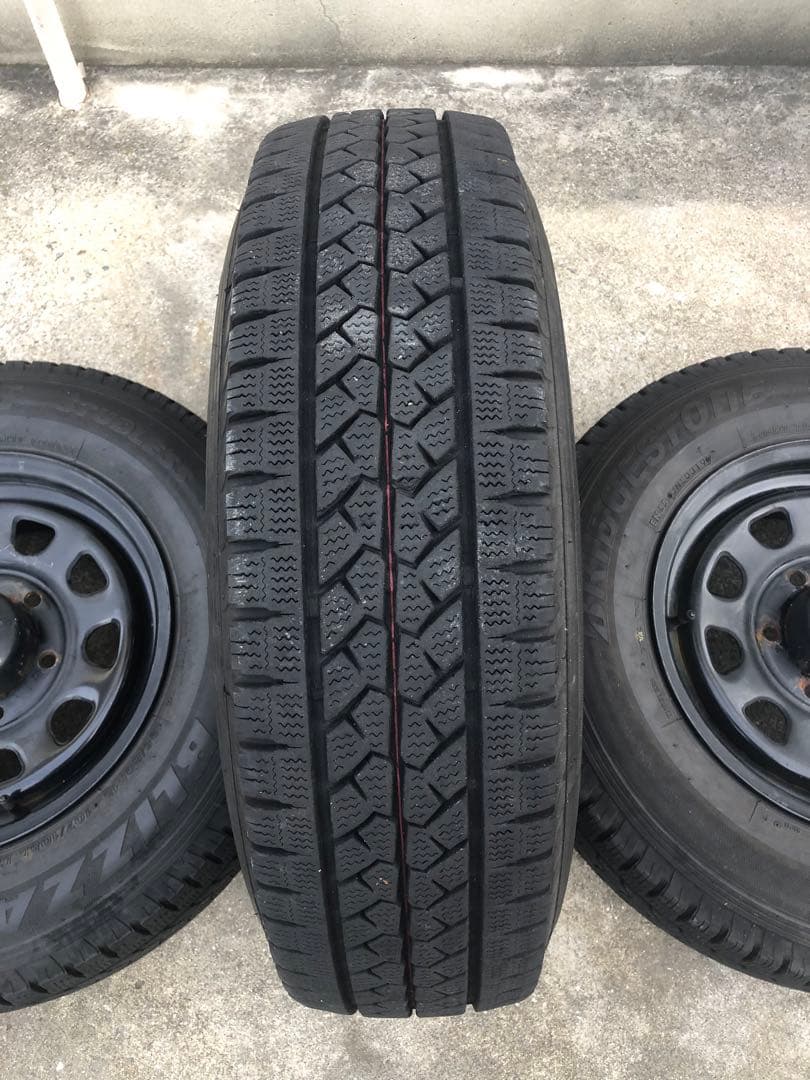 スタッドレスタイヤ 15インチ デイトナ DAYTONA ハイエース VL1