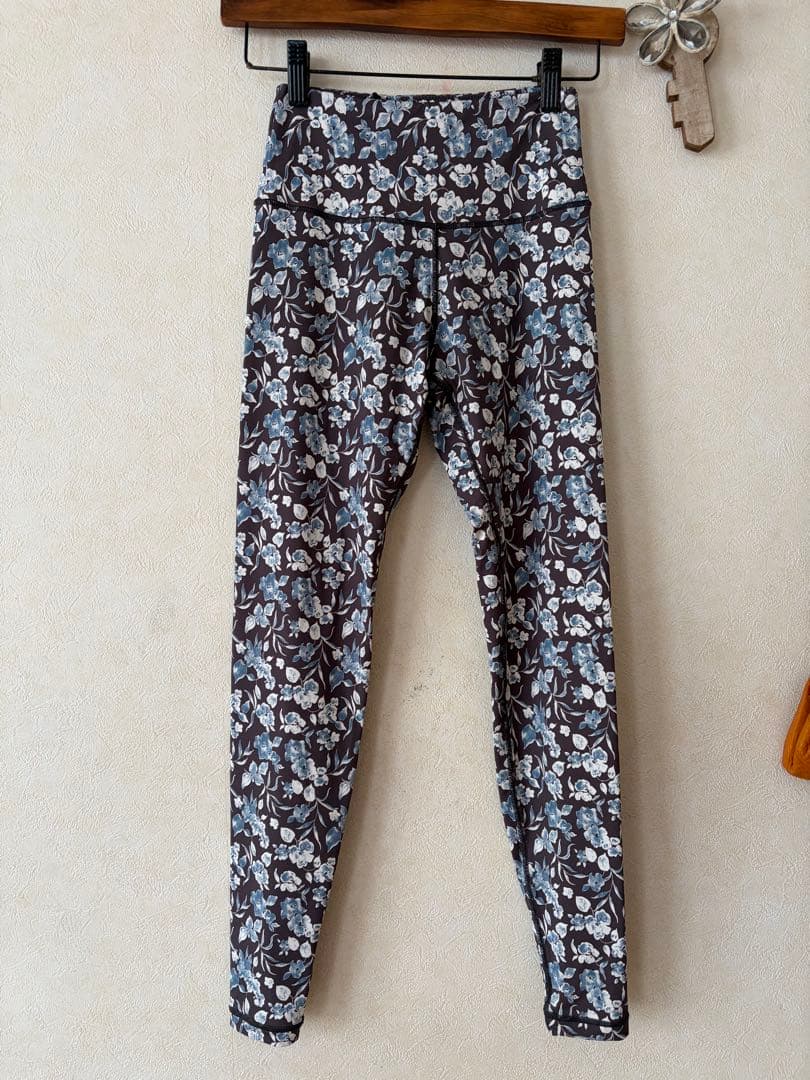 suria × YOGGINGS フラワー柄 レギンス Sサイズ