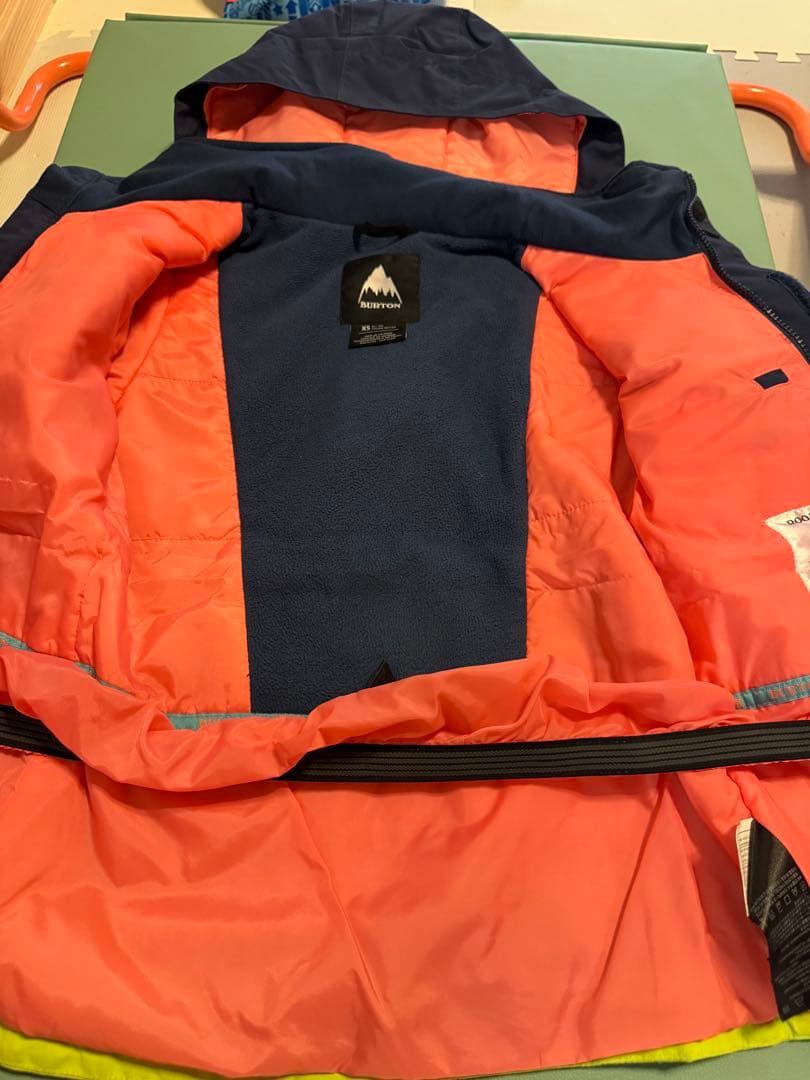 Burton 子ども用スノーボードウェア　上下　バートン