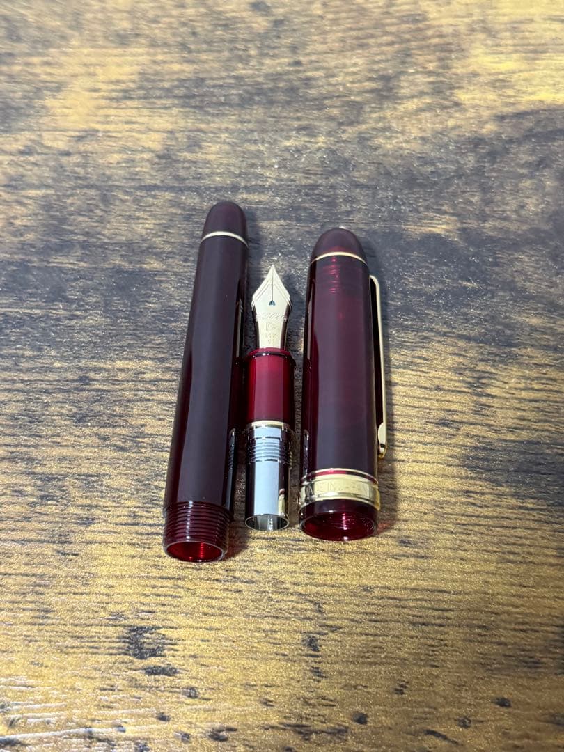 新品未使用　SFニブ　細軟字　ブルゴーニュ　プラチナ　万年筆　14金　ゴールド