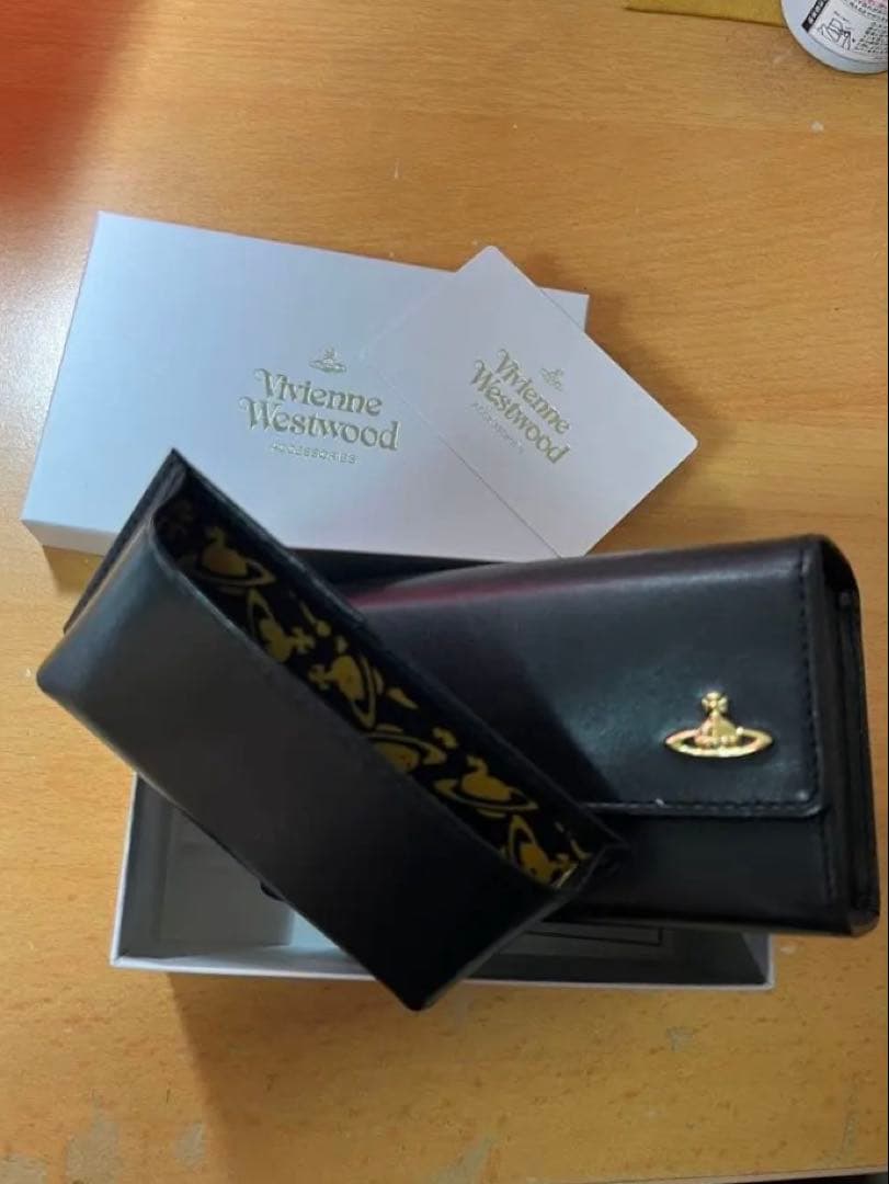 Vivienne Westwood 黒 ポーチ