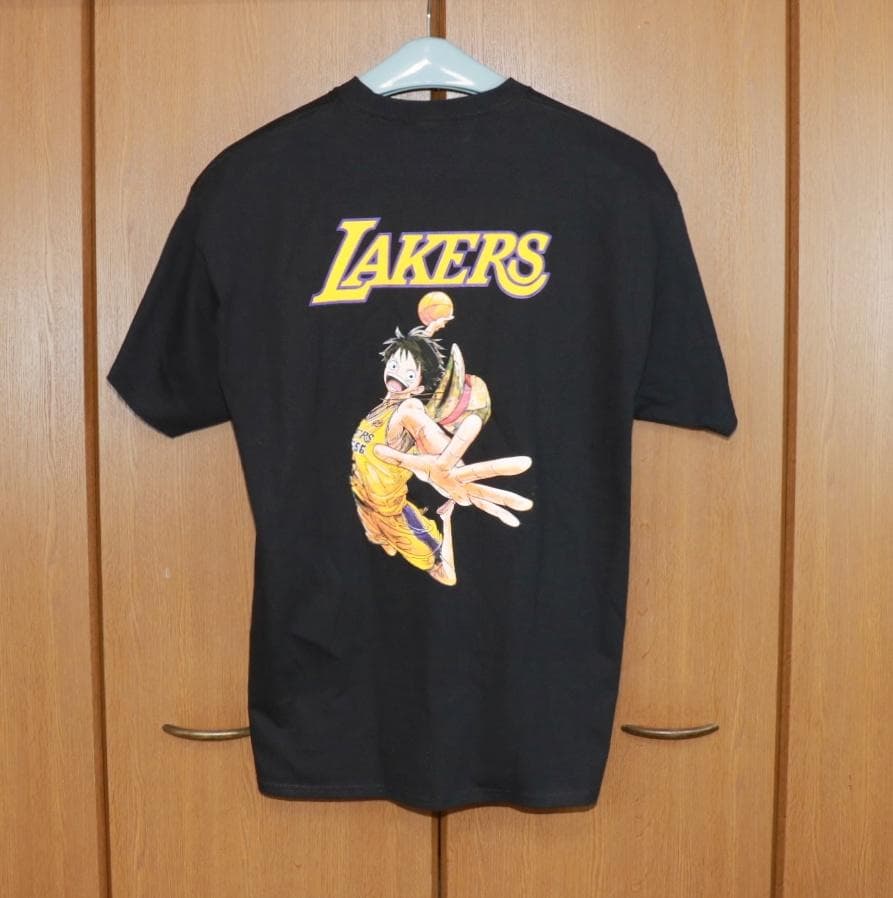 レイカーズ　ワンピース　限定　コラボ Tシャツ XL ＋ポスター　【非売品】