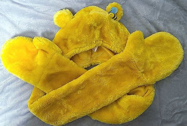 ディズニー　プーさん　マフラーキャップ　ファンキャップ