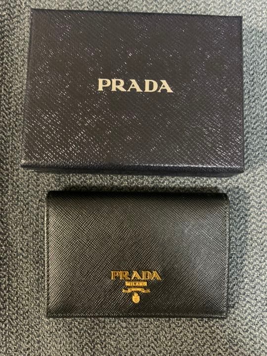 PRADA プラダ 名刺入れ　サフィアーノ