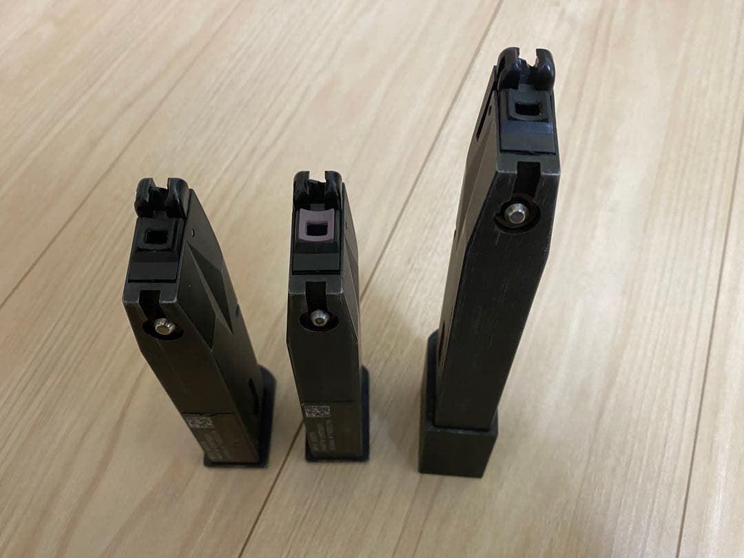 ますけ アルバート.W.モデル 01P 予備マガジン＋ガス缶セット