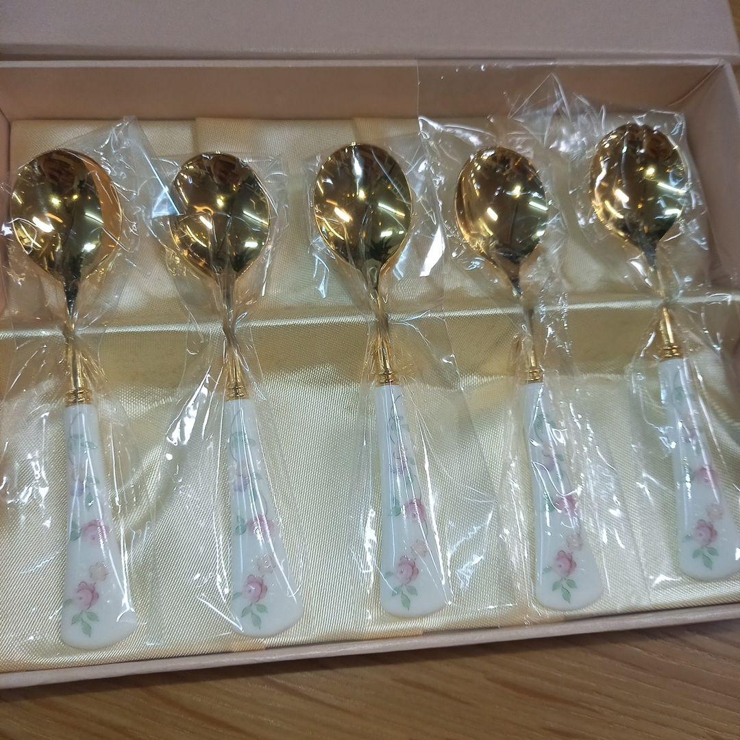 未使用品　ノリタケ　スプーン　スプーンレスト　 キューティーローズ　9940