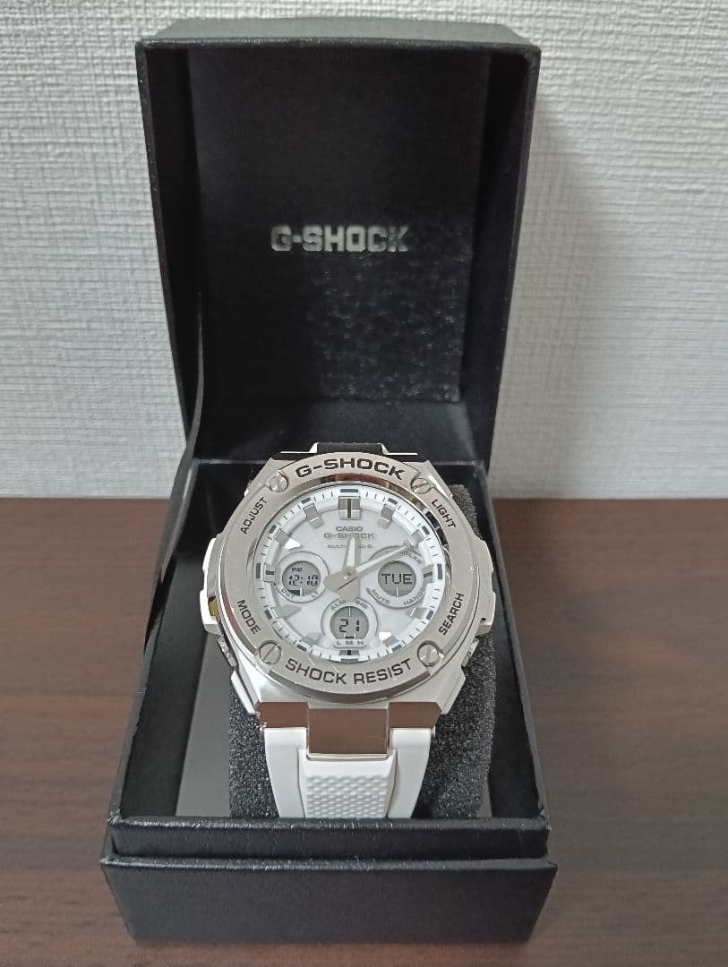 【美品】ジーショック 電波ソーラー オールホワイト 上位モデル