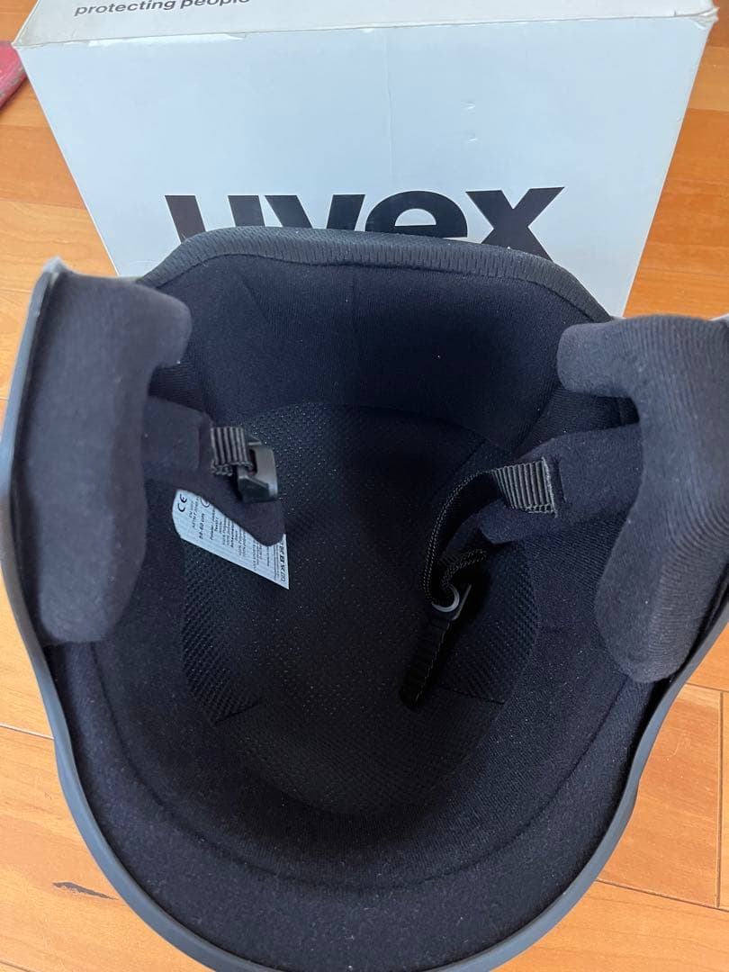 uvex ウィンタースポーツヘルメット 黒/銀