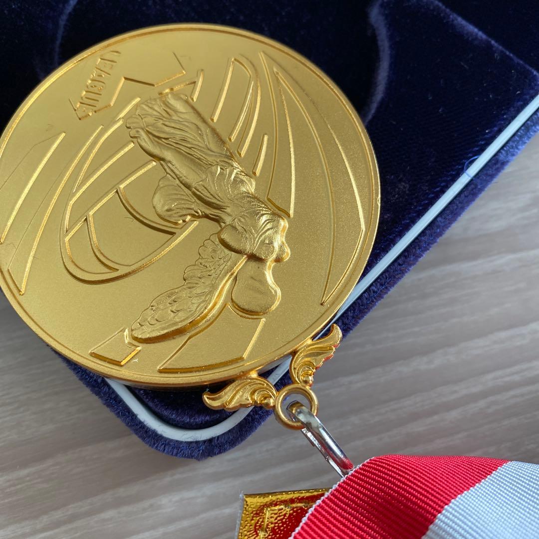 金色メダル Vリーグ男子バレーボール22-23シーズン優勝メダル