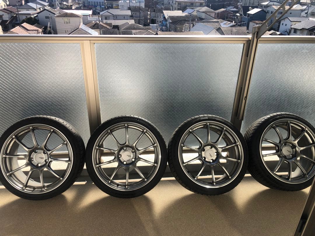 ヨコハマ ADVAN Racing RZII 18in PS4 4本セット